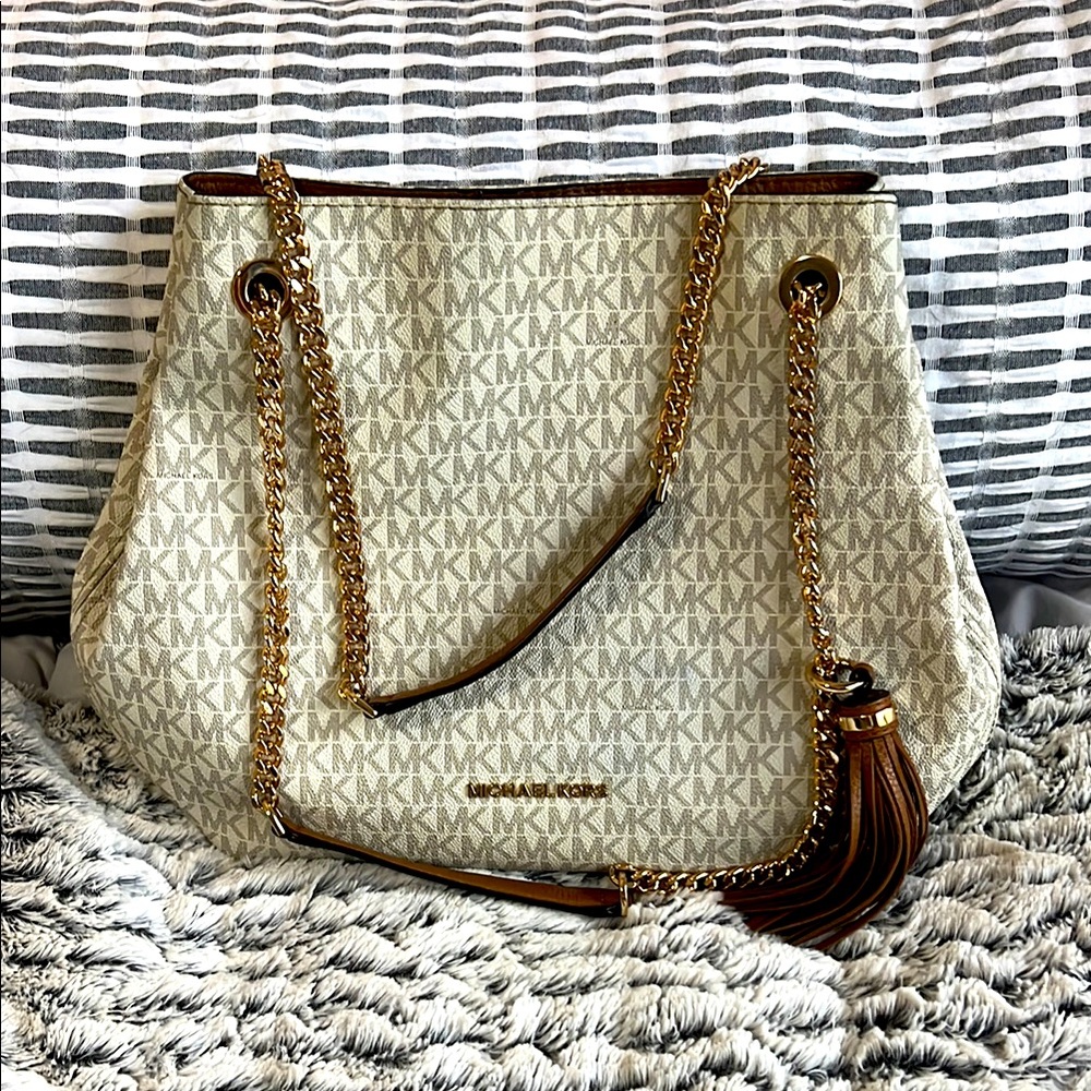 Michael Kors Signature Jet Set Chain Shoulder Bag